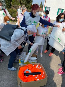 Distribuzione di sacchetti